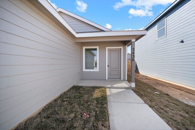 Foto del edificio - 2436 Creek Rd