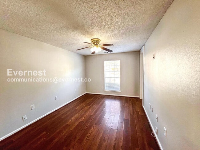 Building Photo - 26 Silverleaf Ct