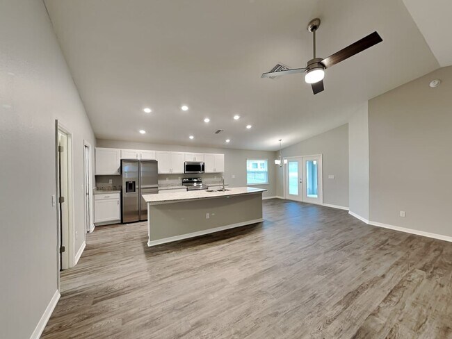 Building Photo - 2833 58th Way E