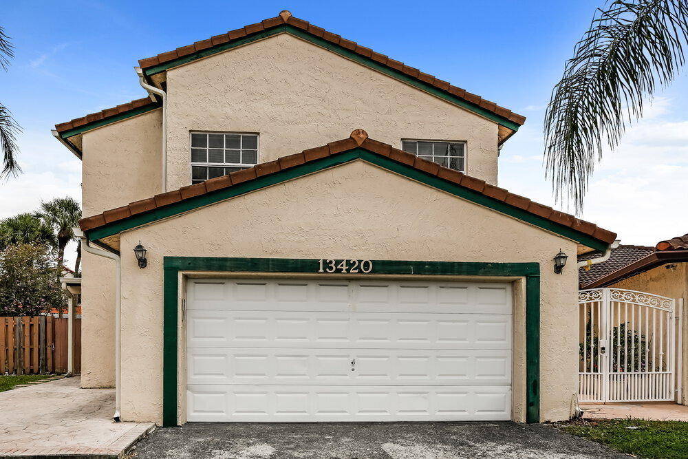 Primary Photo - 13420 SW 8th Ln