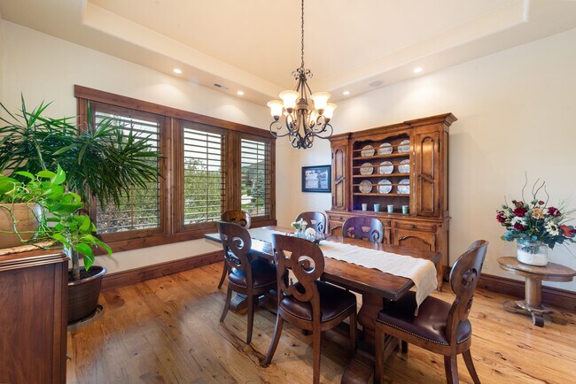 Building Photo - 698 Callaway Dr