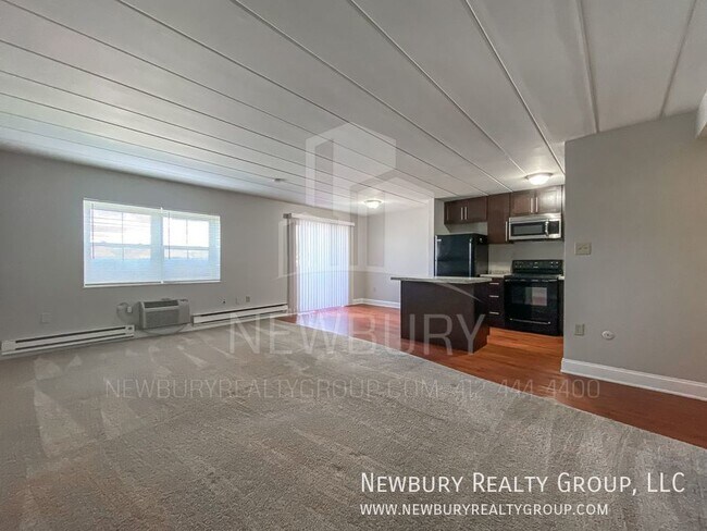 Building Photo - Modern Comfort Meets Convenience: Your Ide...