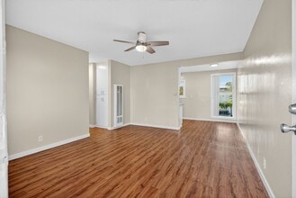 Building Photo - 210 E 29th St