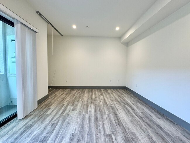 Foto del edificio - 3743 Midvale Ave
