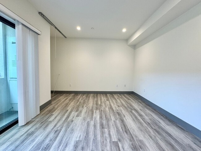 Building Photo - 3743 Midvale Ave