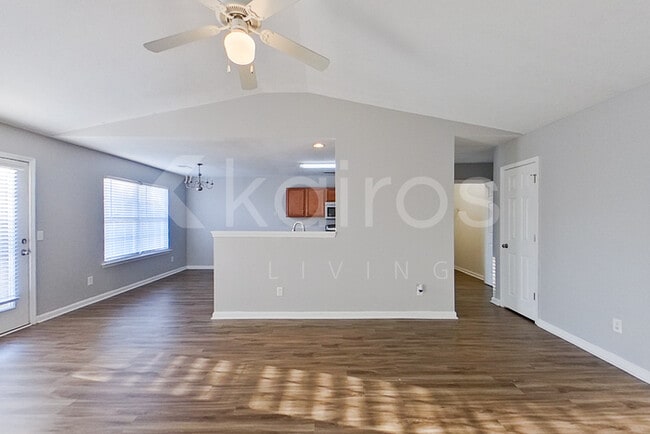 Building Photo - 261 Alexander Pointe Dr