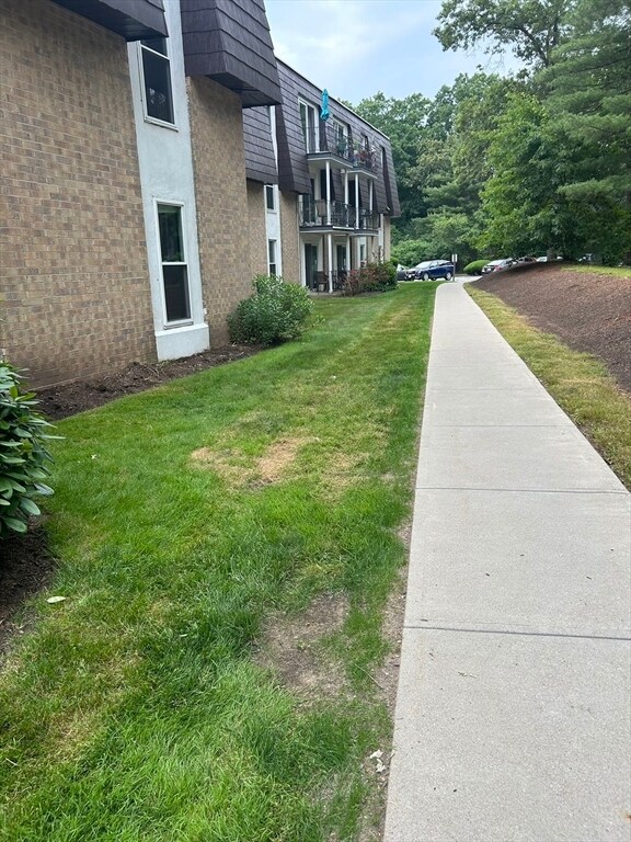 Foto del edificio - 16 Shadowbrook Ln