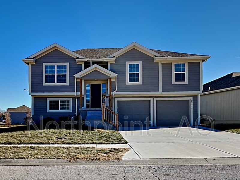 21715 Southcreek Rd, Peculiar, MO 64078 House Rental in Peculiar, MO