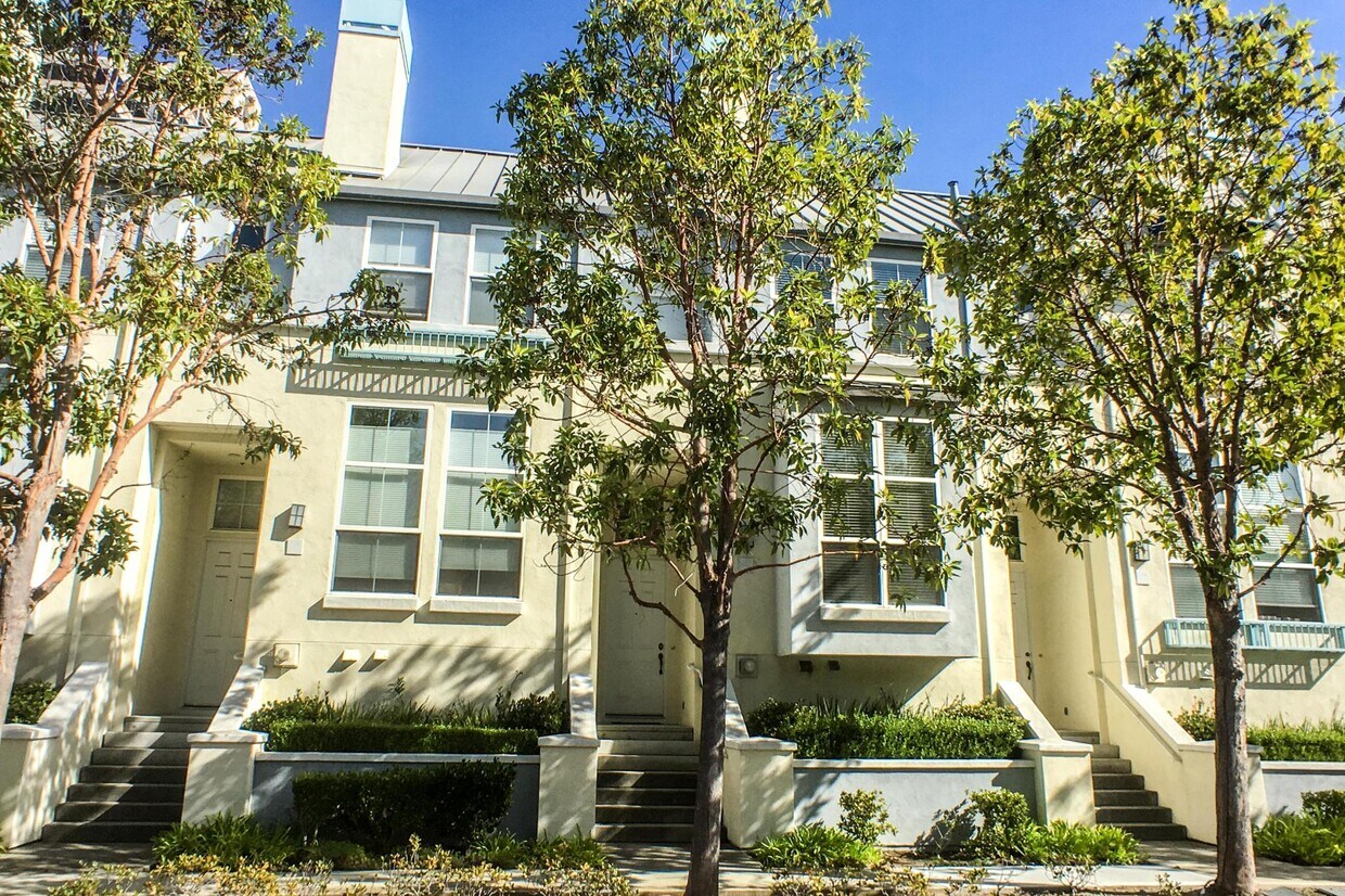 Foto principal - 204 Town Green Ln