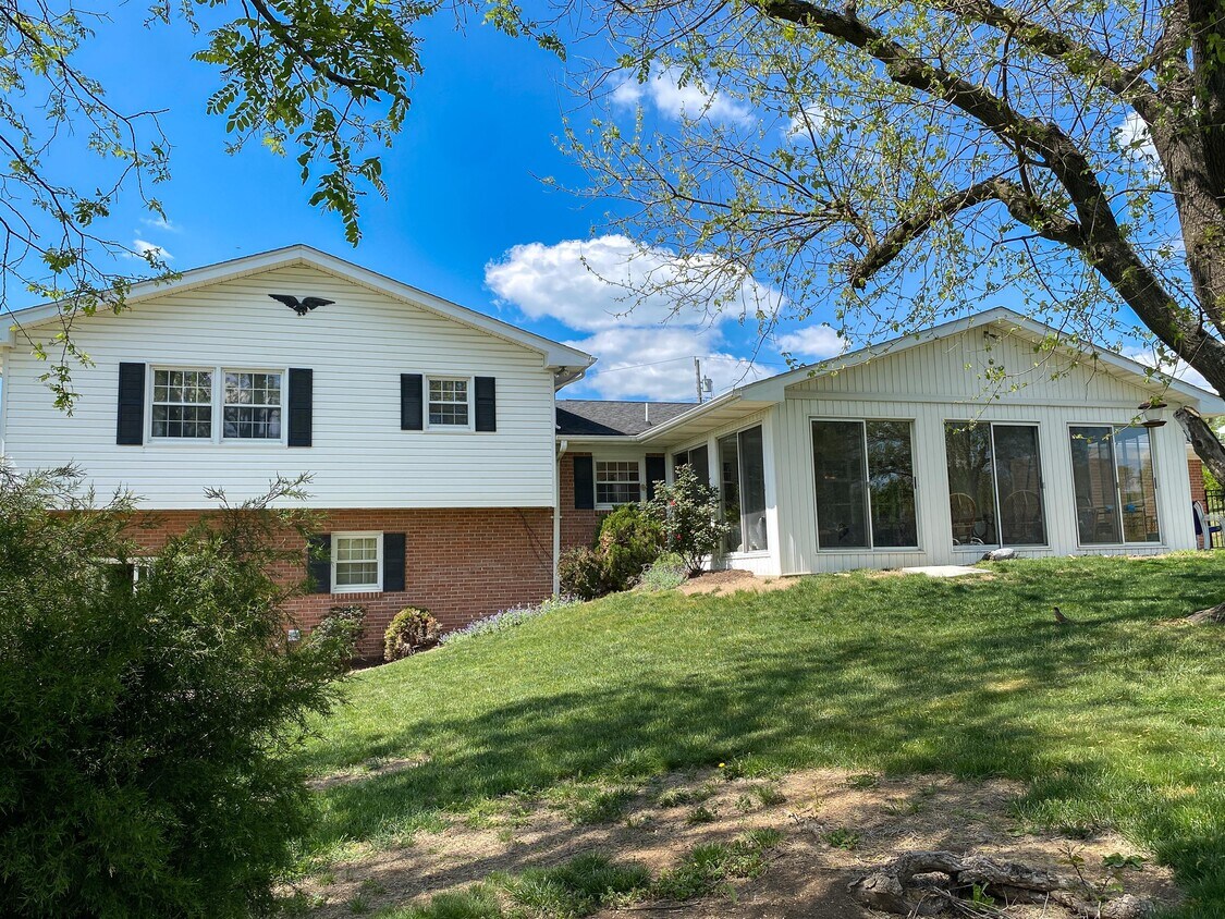 38 Phyllis Dr, Martinsburg, WV 25404 House Rental in Martinsburg, WV