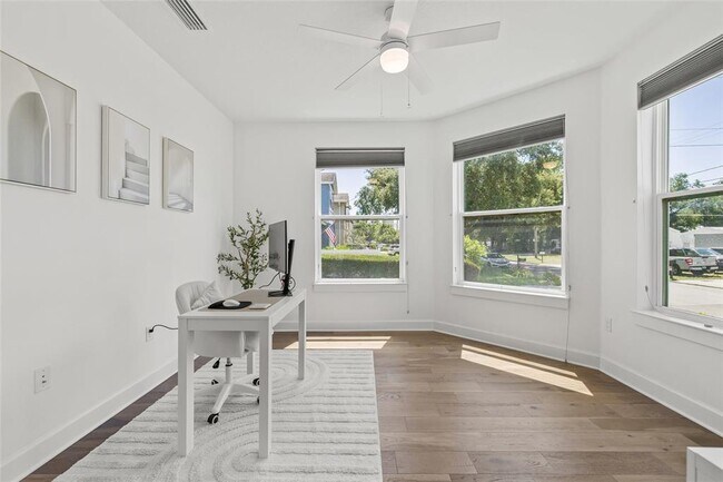 Foto del edificio - 1523 W North B St