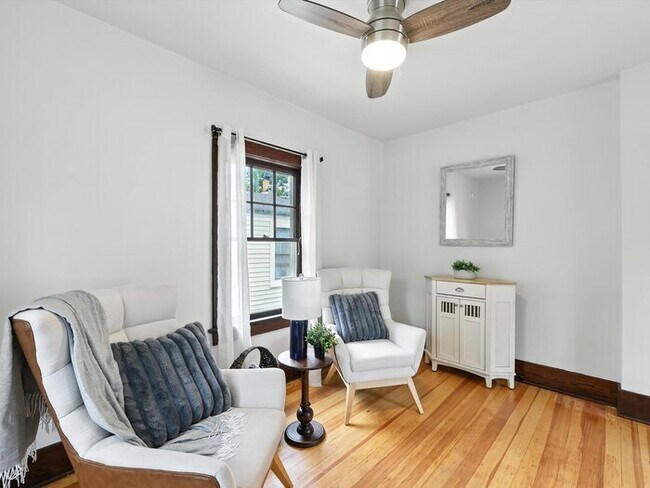 Foto del edificio - 326 N Sheridan Ave