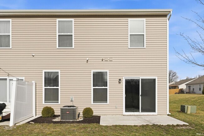 Foto del edificio - 3591 Canal Square Dr