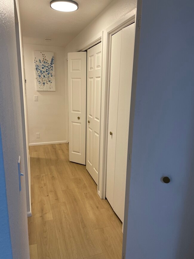 Mucho espacio de almacenamiento - 1540 S Wardle St