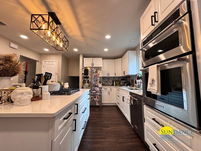 Foto del edificio - Stunning Multi-Level Home Near Hurlburt Field, Eglin AFB & Emerald Coast Beaches!