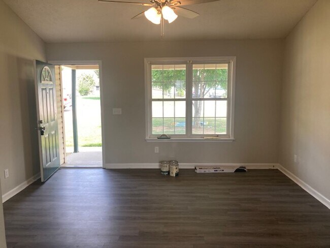 Foto del edificio - LaVergne/Smyrna 3BR/2BA