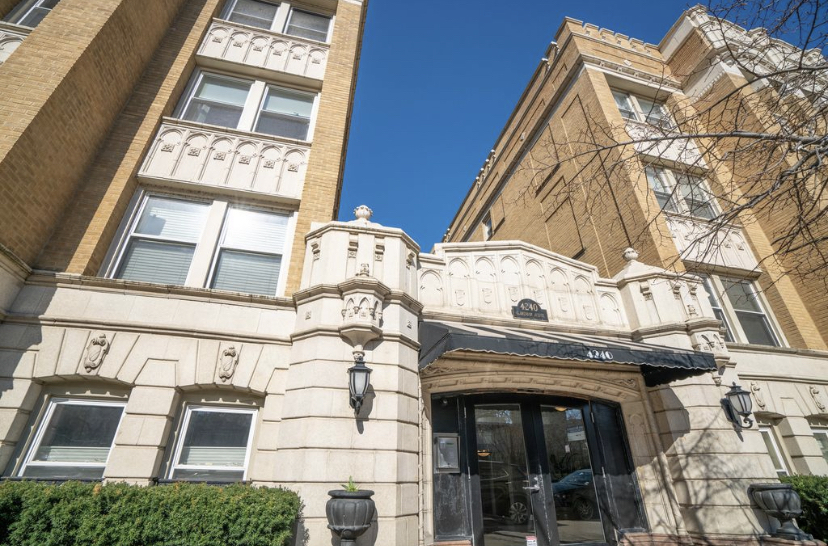Primary Photo - 4240 N Clarendon Ave