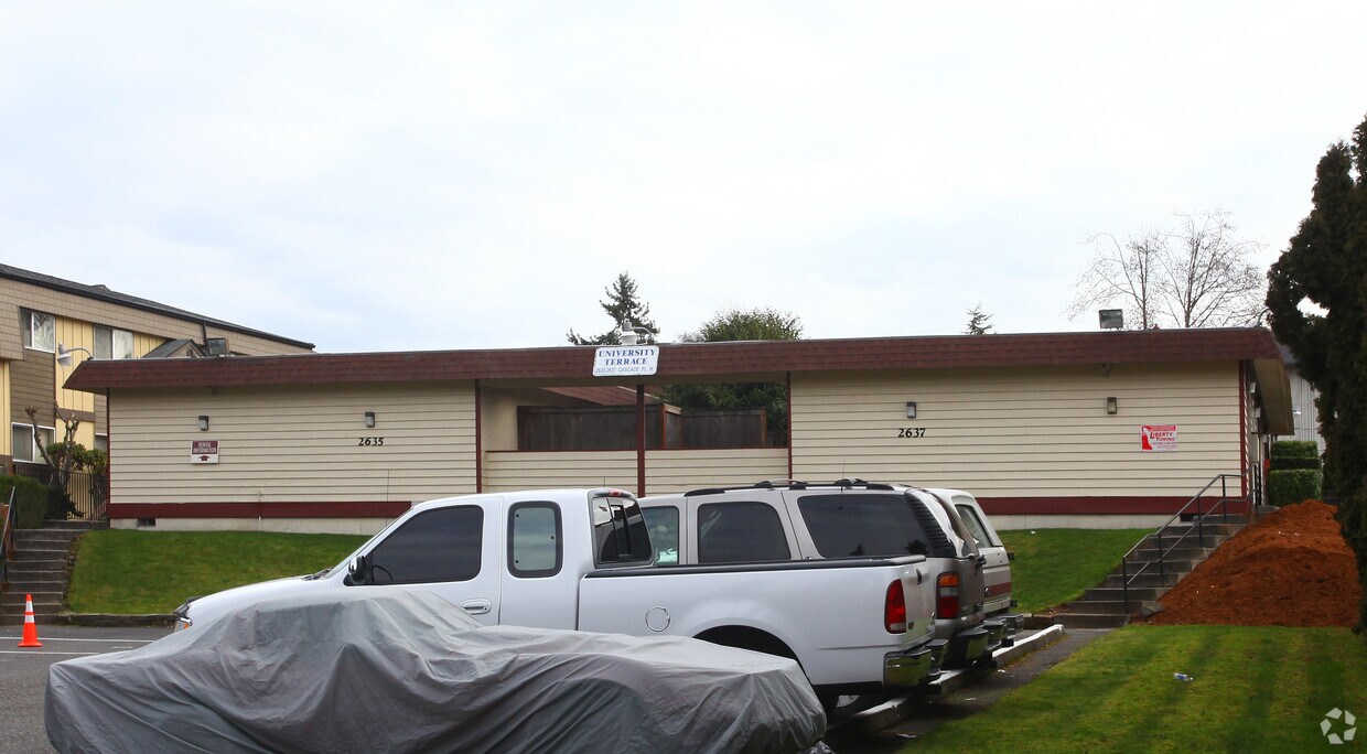 Building Photo - 2635-2637 CASCADE Pl W