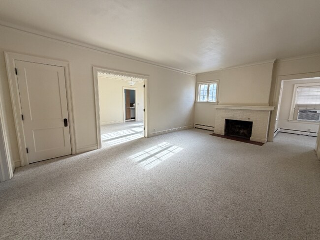 Foto del edificio - 1155 N Cherry St