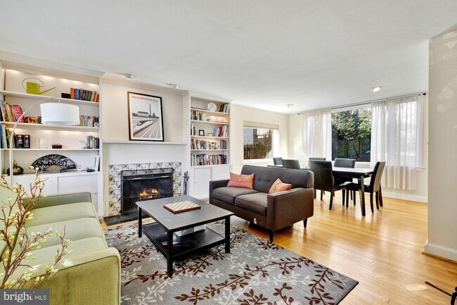 Building Photo - 6618 31st St NW