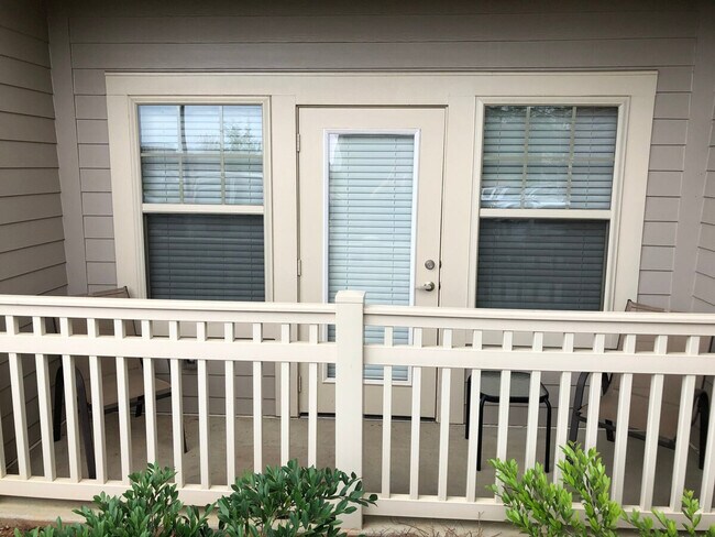 Building Photo - 1408 Broadcloth St