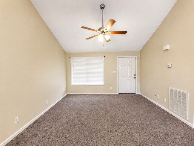 Foto del edificio - 3 Bed 2 Bath Spectacular Ranch Home