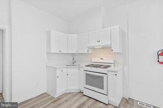 Building Photo - 2423 N Bouvier St