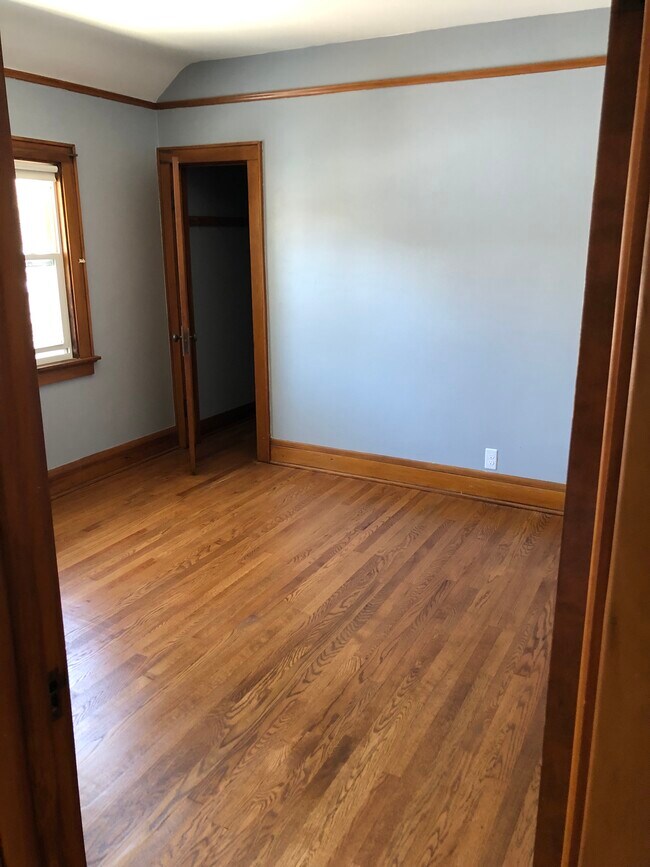 Building Photo - 529 N 59th St