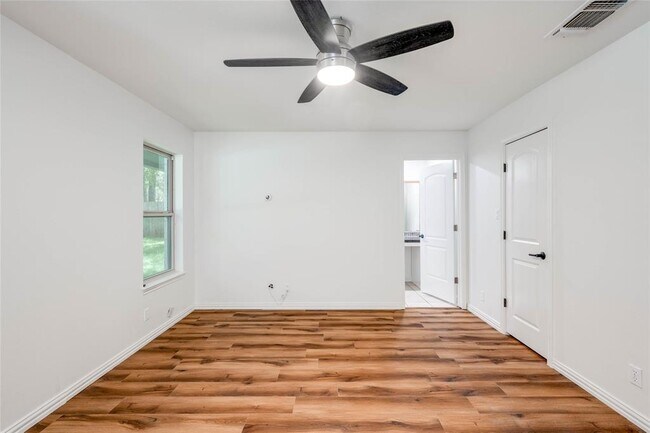 Building Photo - 3316 Doe Run