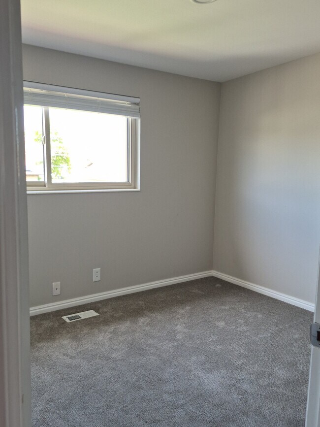 Foto del edificio - 3454 W Brett Ave