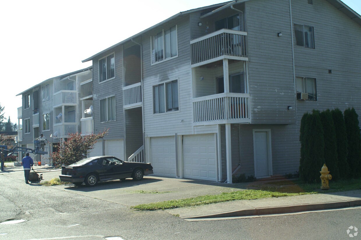 3852038550 Newton St, Snoqualmie, WA 98065 Apartments in Snoqualmie