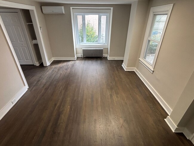 Building Photo - Newly Renovated 3-Bedroom, 2.5-Bath Home i...