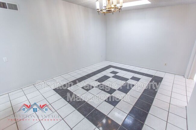 Foto del edificio - 1168 E Alameda Dr
