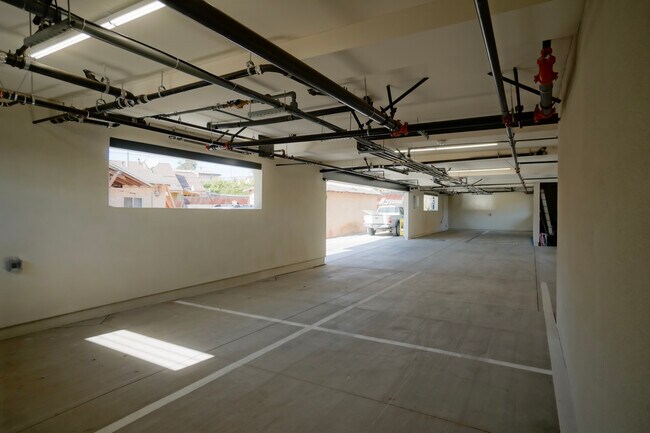 Foto del edificio - 3863 Montclair St