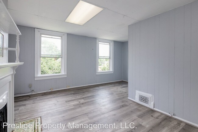 Building Photo - 2415 W Clifton Ave