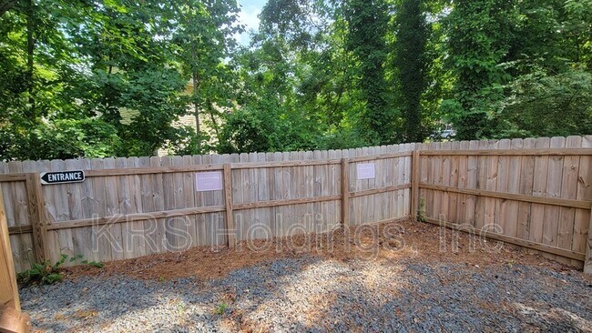 Foto del edificio - 1505-C Juniper St