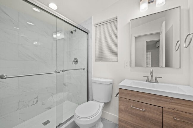 Building Photo - Detached 1 bedroom!