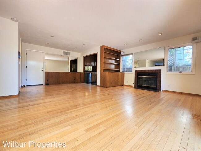 Building Photo - 3 br, 2.5 bath House - 420 Everett Avenue