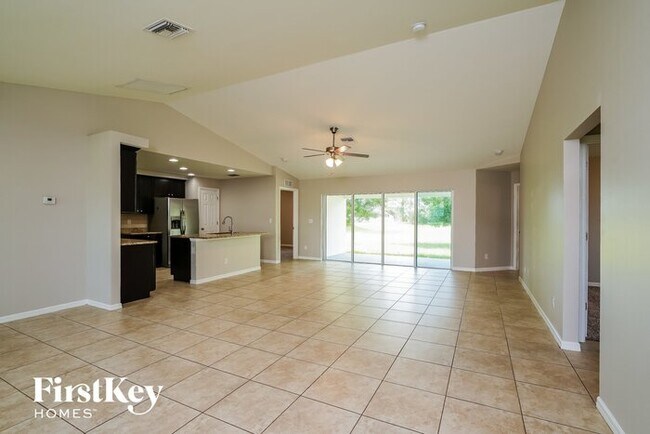 Foto del edificio - 1706 NW 12th St