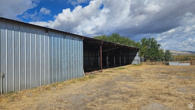Building Photo - 305 E 155 S