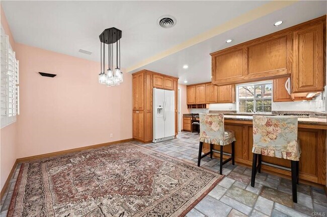 Building Photo - 3080 W Glen Holly Dr