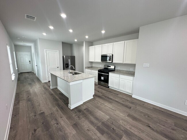 Foto del edificio - Brand New Modern 3-Bedroom Home with Upgra...