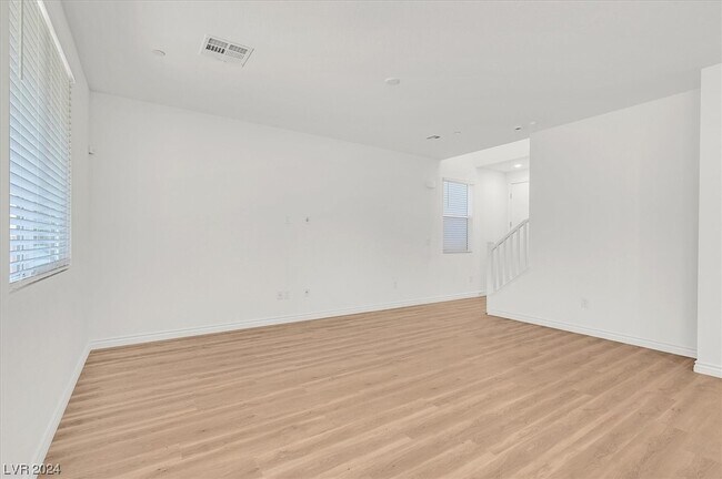 Building Photo - 8847 Roadrunner Ravine St