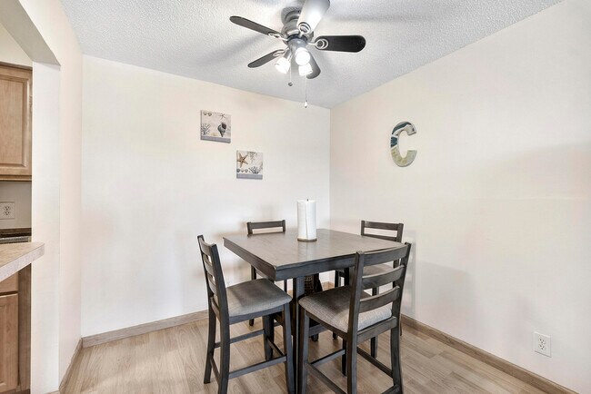 Foto del edificio - 125 Shore Ct