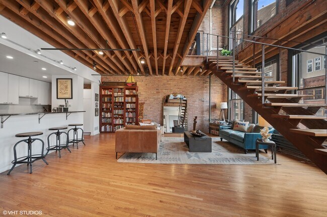 Building Photo - 711 S Dearborn St