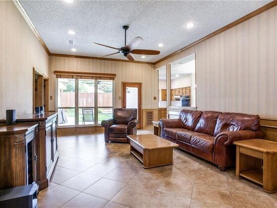 Building Photo - 1400 Ridgemoor Ln