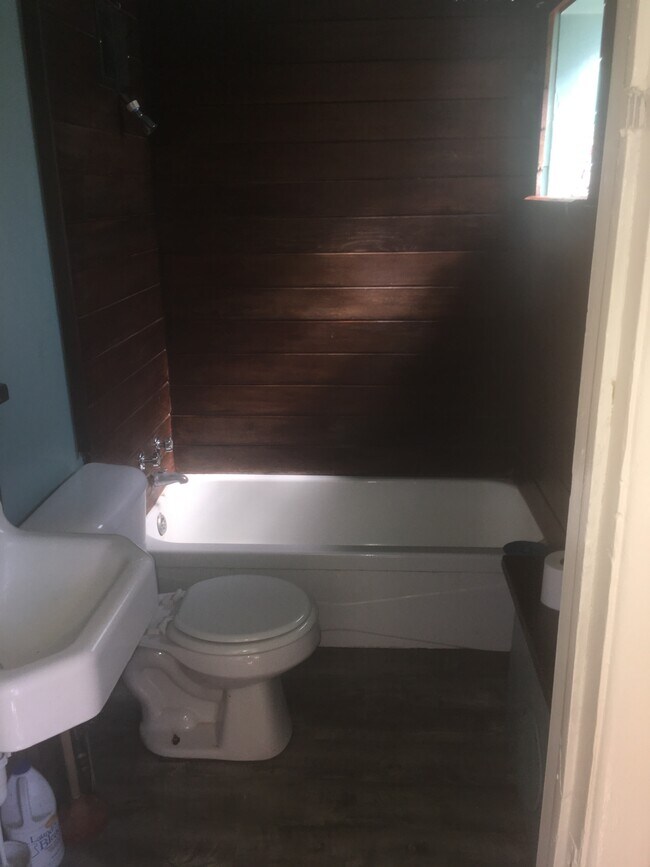 Foto del edificio - 151 W 4th Ave