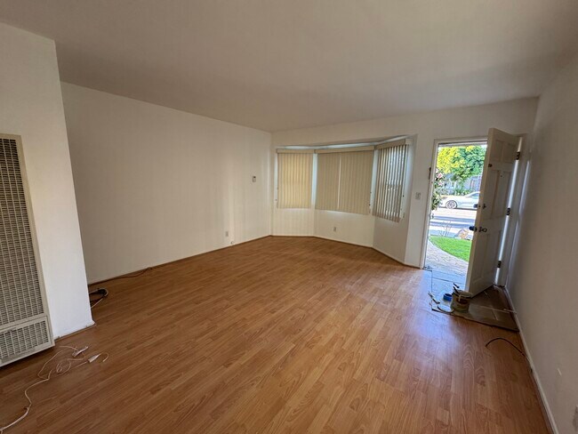 Foto del edificio - 11976 Walnut Ln