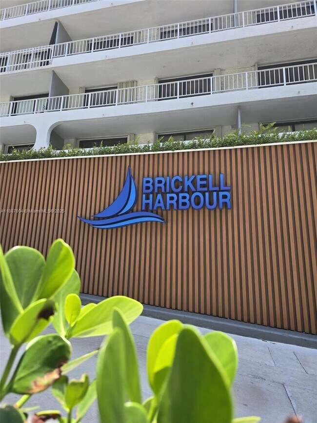 Foto del edificio - 200 SE 15th Rd