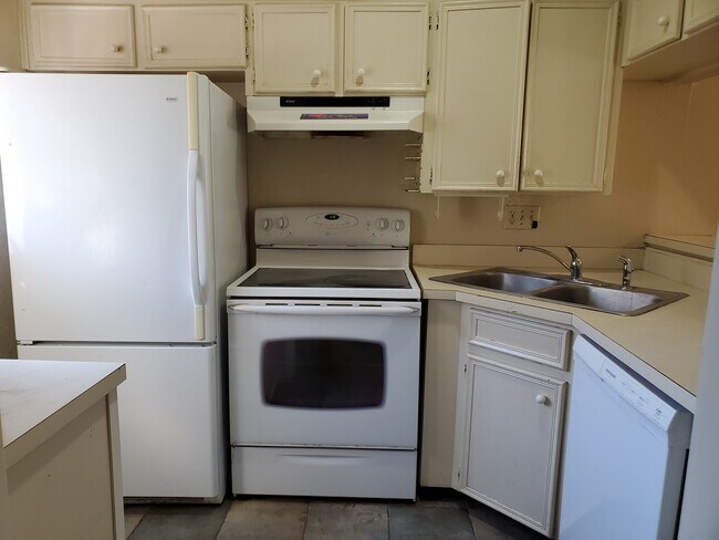 Building Photo - 430 Lindsey St
